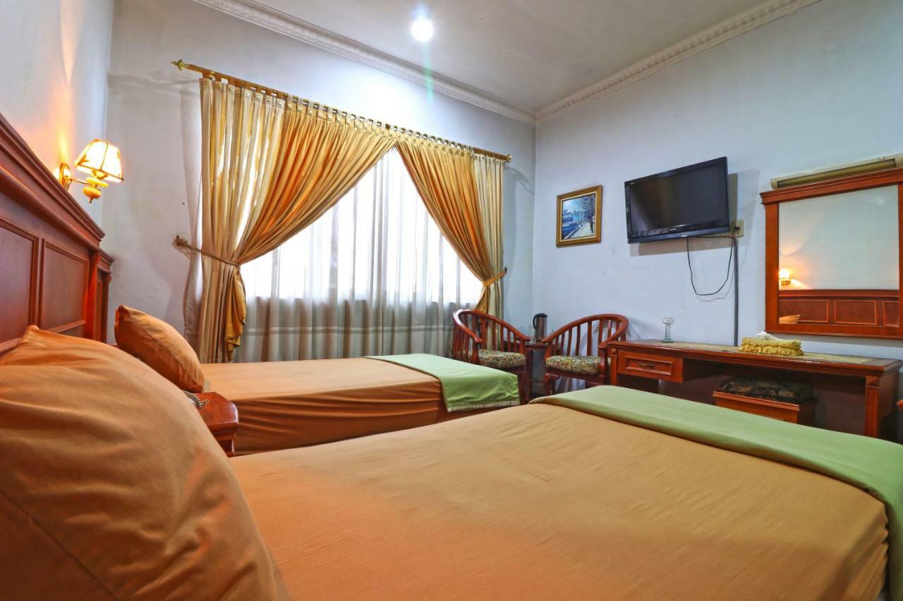 Hotel Sumatera Medan Luaran gambar